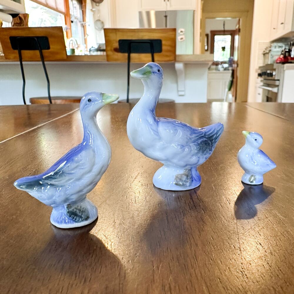 Mini Bone China Duck Family Figurines Porcelain Blue Ducks Geese Hand Painted - Picture 13 of 13